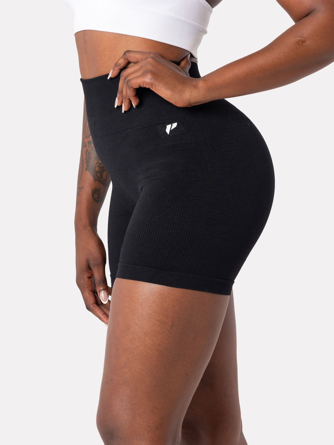 SINDI SHORTS - BLACK ZOYA - LIFESOPECHE
