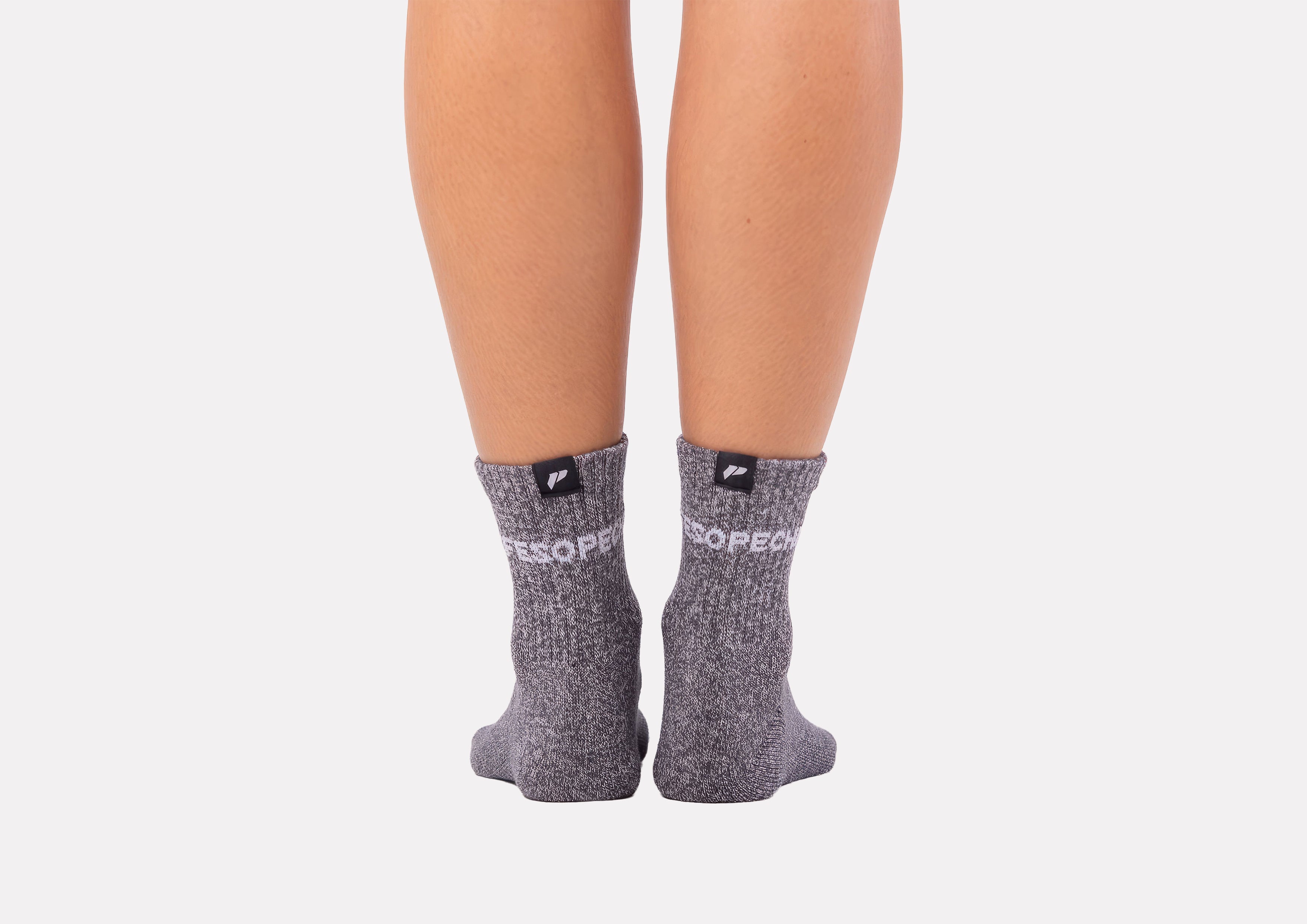 How to Pick the Right Running Socks for Women for Long Runs and Daily Training